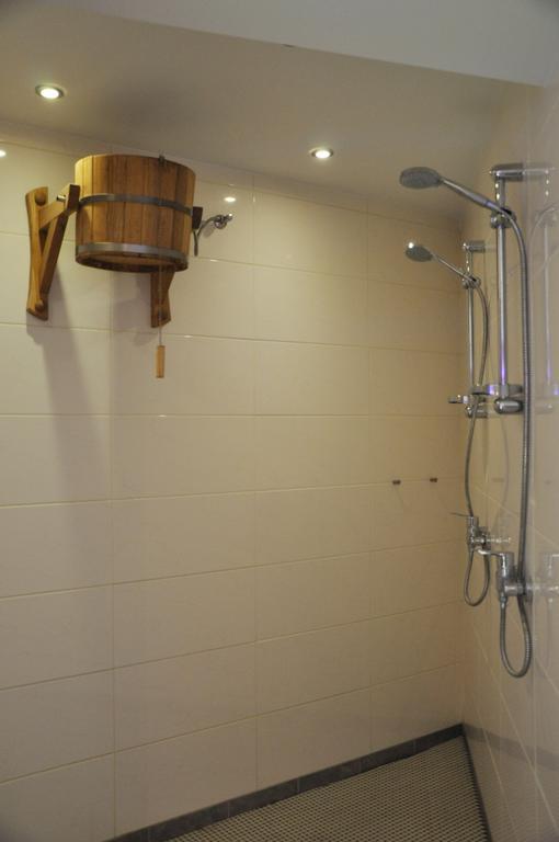 Apartament Bomb Shelter *
