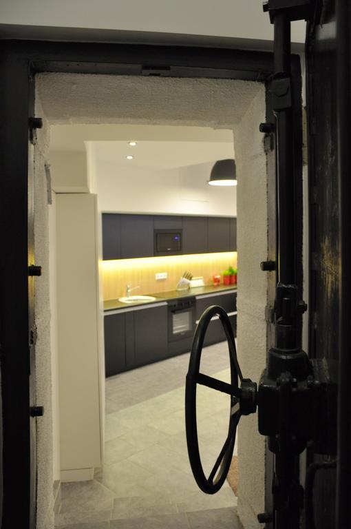 Bomb Shelter Apartament